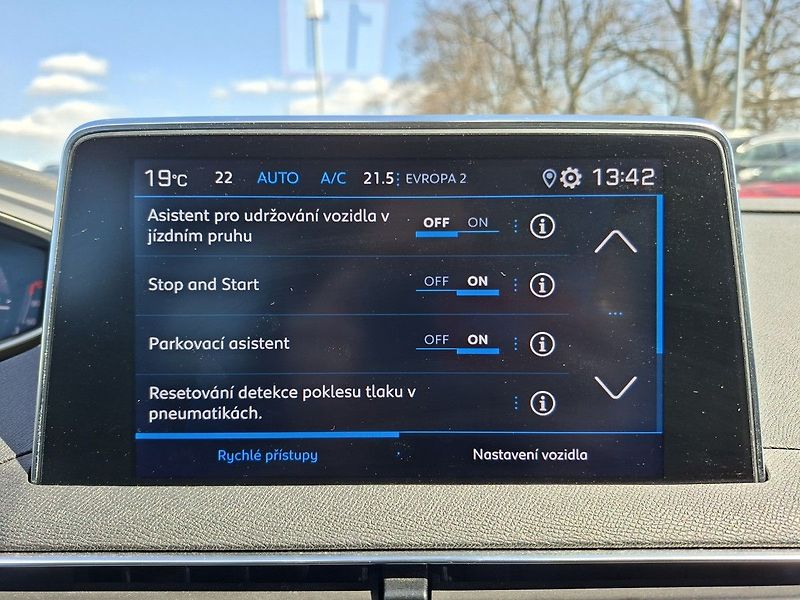 Peugeot 5008 ACTIVE PACK 1.5 BHDi 130k EAT8 - fotka 22 z 27