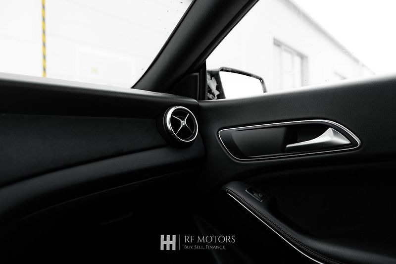 Mercedes-Benz CLA (2018) 220d SB 4Matic AMG - fotka 41 z 49
