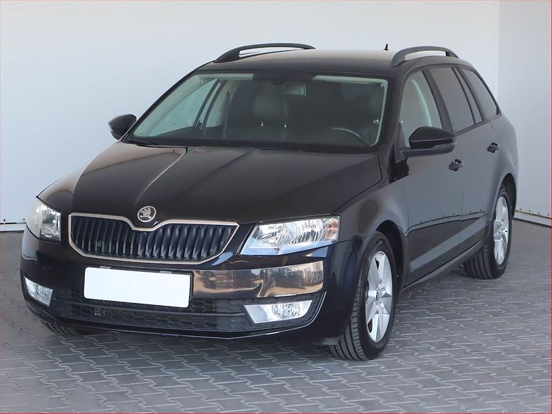 Škoda Octavia (2015) 1.6 TDI, Automat, Navi - fotka 2 z 22