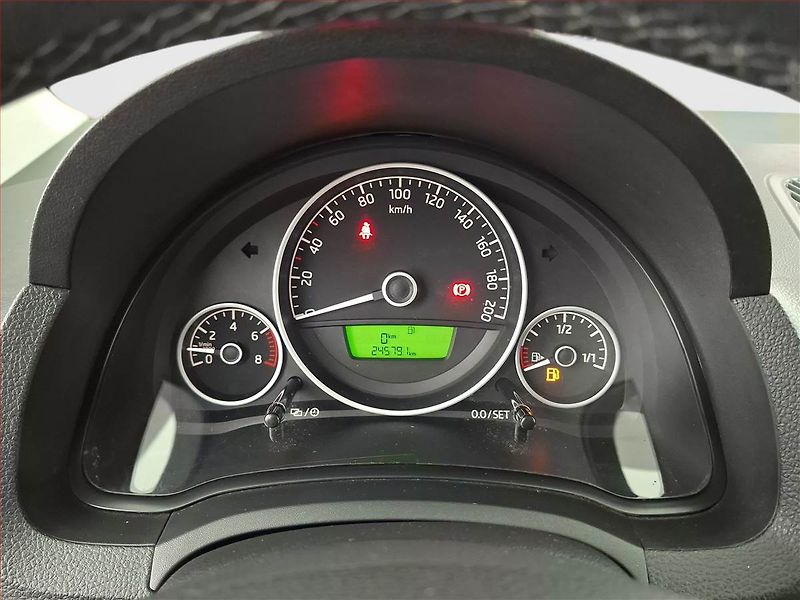 Škoda Citigo (2013) 1.0 MPI, po STK, zamluveno - fotka 11 z 13