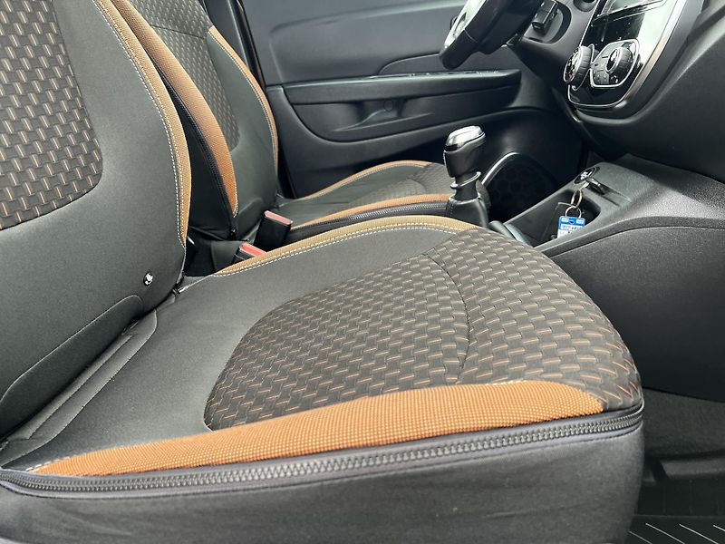 Renault Captur 1.2TCe KOUPENO V ČR 1.MAJ. - fotka 33 z 43