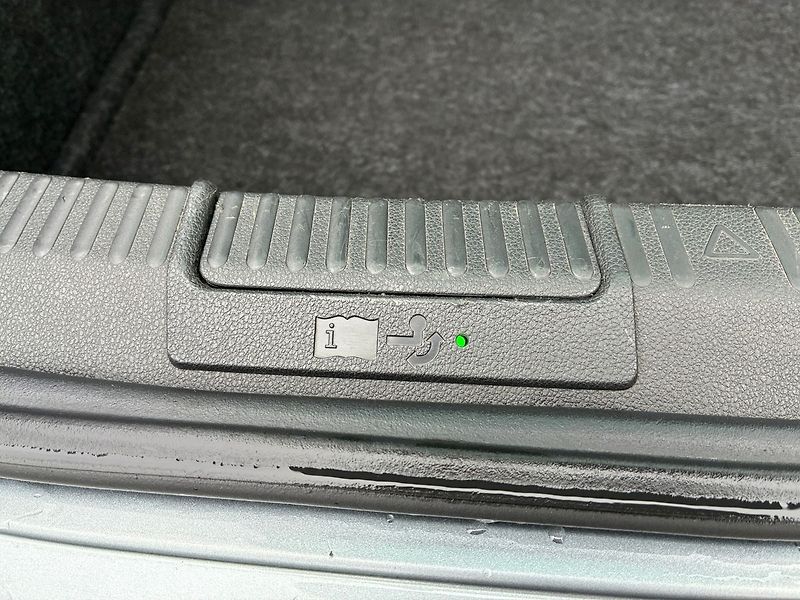 Škoda Superb 2.0 TDI 4x4 STYLE 140 kW DSG - fotka 26 z 40