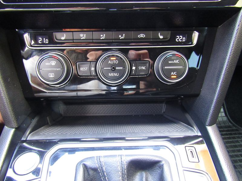 Volkswagen Arteon (2019) 2.0 TDI 140kW R-Line - fotka 37 z 44