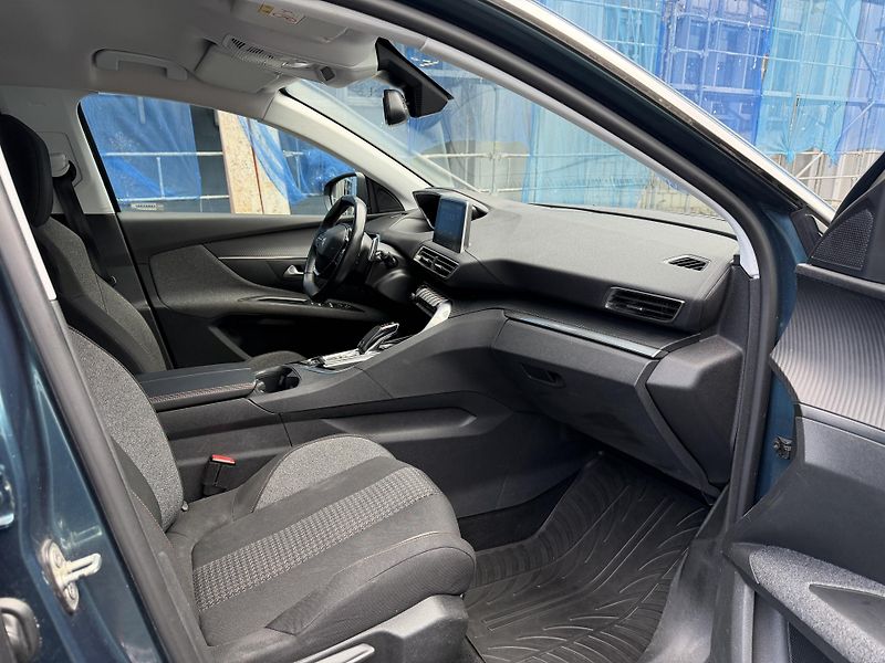 Peugeot 5008 (2017) ALLURE PureTech 130k EAT6 - fotka 34 z 39