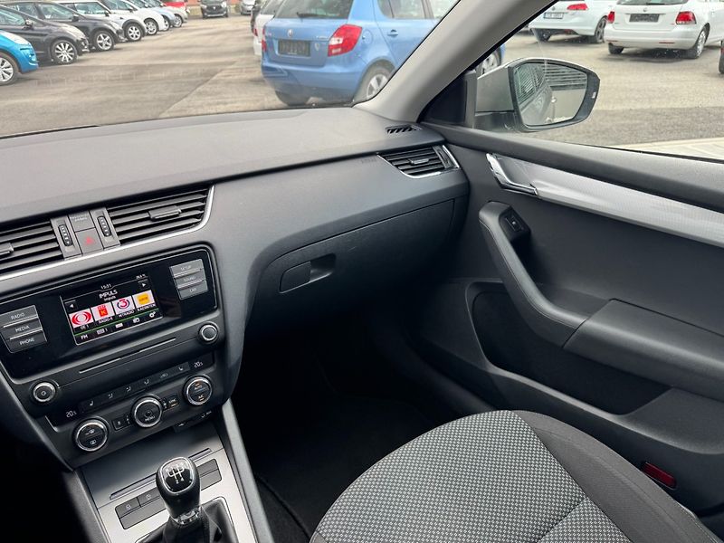 Škoda Octavia (2015) Ambition 1.6 TDI 81kW - fotka 15 z 29