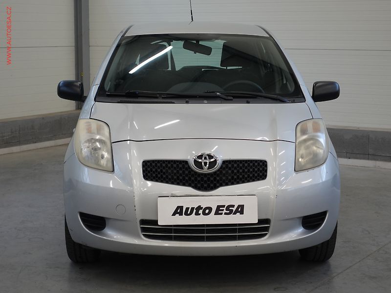 Toyota Yaris (2007) 1.1VVT-i, ČR, AC - fotka 2 z 17