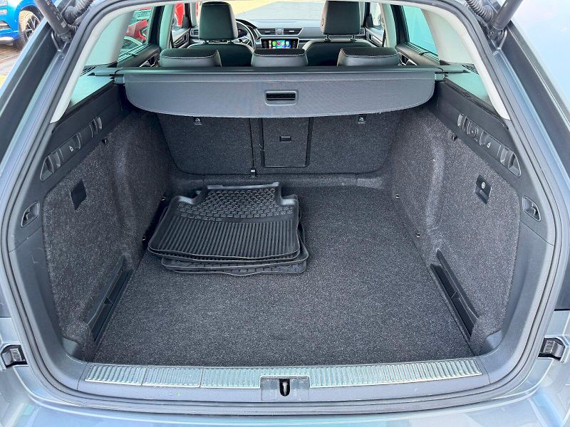 Škoda Superb (2022) 2.0 TDI 147kW L&K DSG 4x4 - fotka 32 z 35