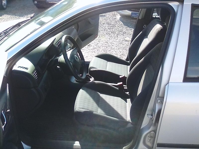Škoda Octavia (2003) 2.0i , jede dobře - fotka 13 z 28