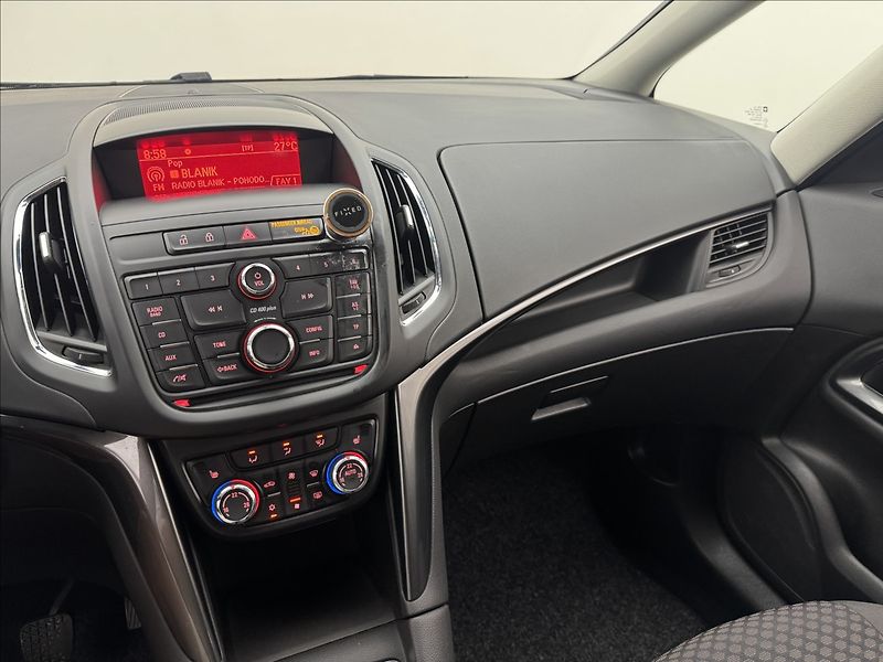 Opel Zafira 2,0 96kW VÝHŘEV SENZORY DPH ČR - fotka 16 z 35