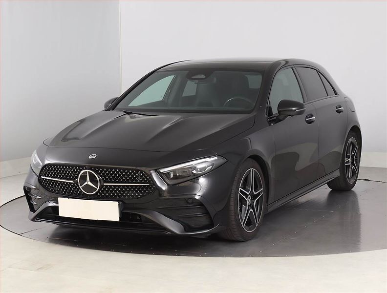Mercedes-Benz Třídy A (2023) A 180 - fotka 2 z 20