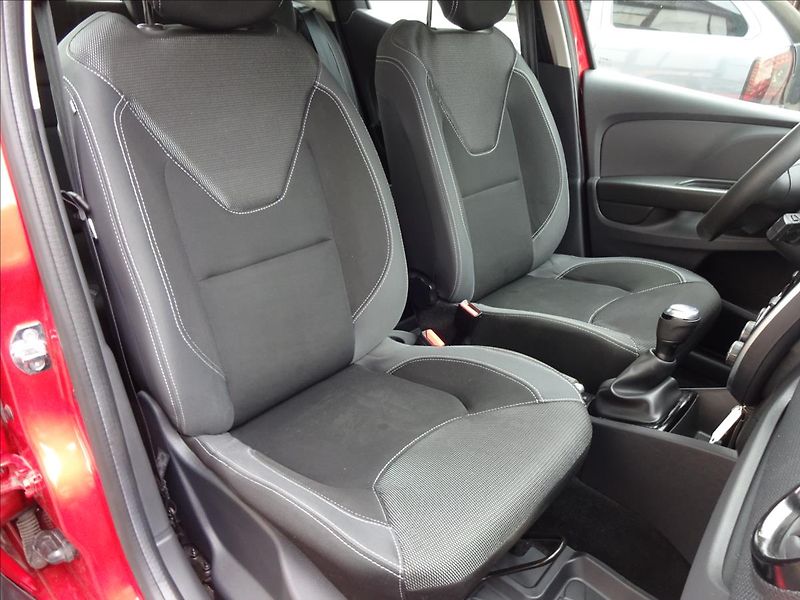 Renault Clio 1,2i16V 54kW - fotka 27 z 47
