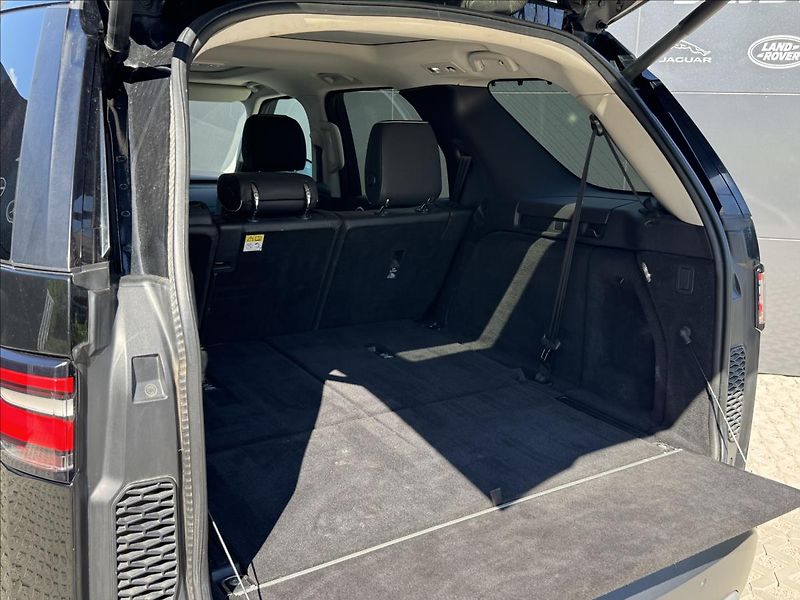 Land Rover Discovery 3,0 TDV6 HSE 4WD AT 7MÍST - fotka 13 z 29
