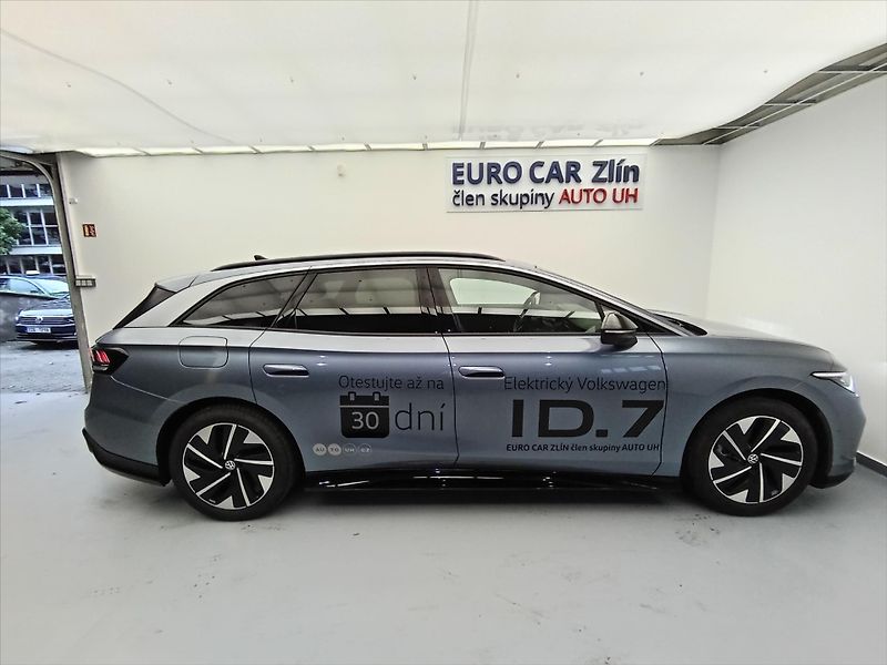 Volkswagen ID.7 Tourer Pro People 210 kW, 77 kWh - fotka 7 z 22