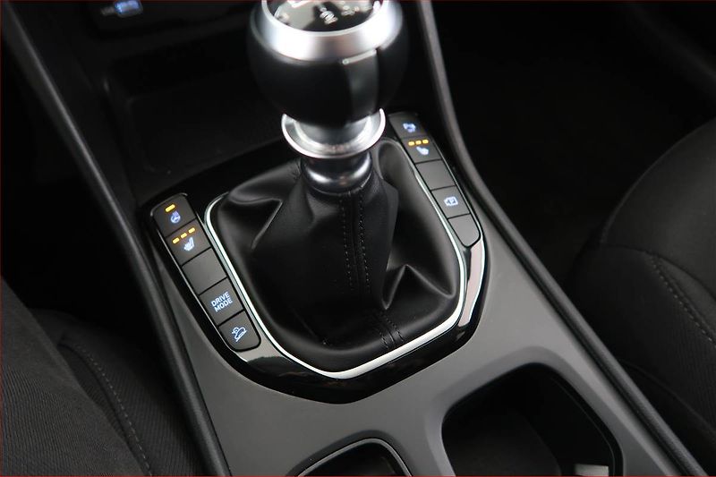 Hyundai Tucson (2021) 1.6 T-GDI - fotka 15 z 17