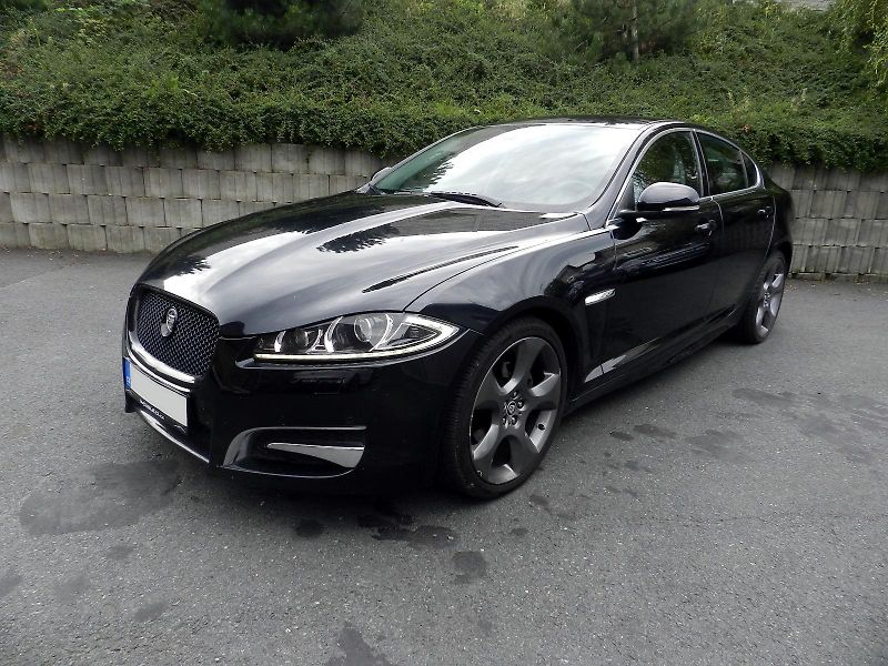 Jaguar XF 3.0d V6 177 kW NEPOJÍZDNÉ - fotka 2 z 14