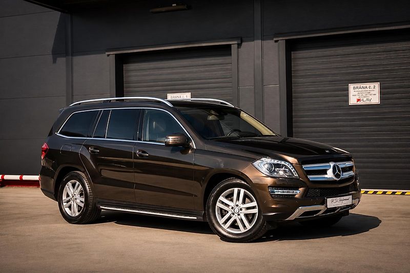 Mercedes-Benz GL (2014) GL 350 Bluetec 4Matic - fotka 3 z 42