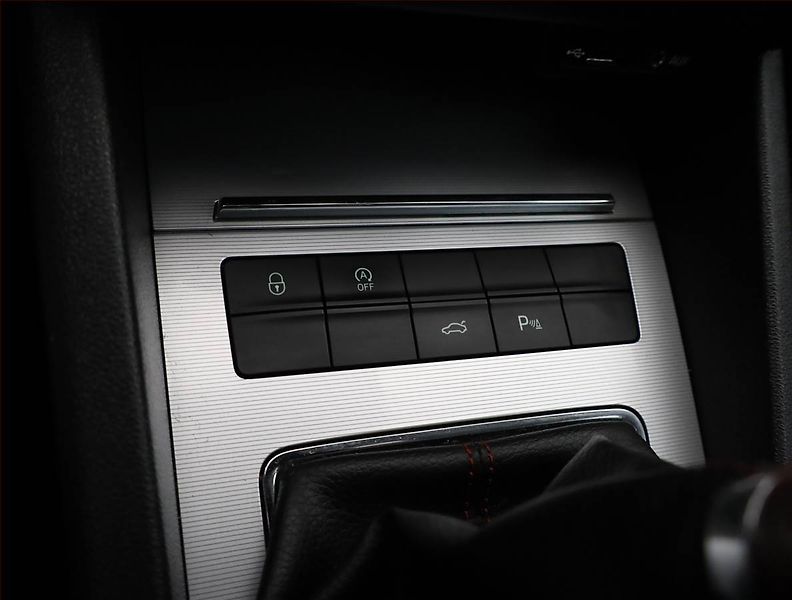 Škoda Octavia (2015) Style 2.0 TDI, Navi, Xenony - fotka 14 z 19