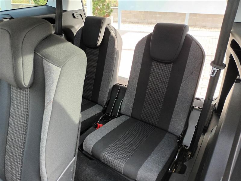 Peugeot 5008 1,6 HDI,88KW,ČR,7MÍST,NAVI,TZ, - fotka 25 z 46