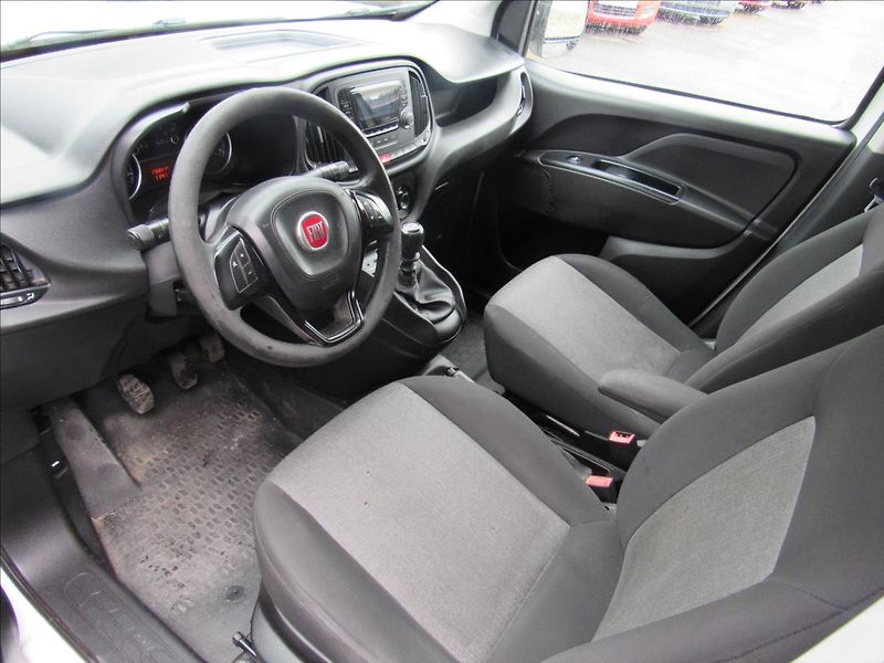 Fiat Dobló 1,6 JTD 74 kW - fotka 9 z 29