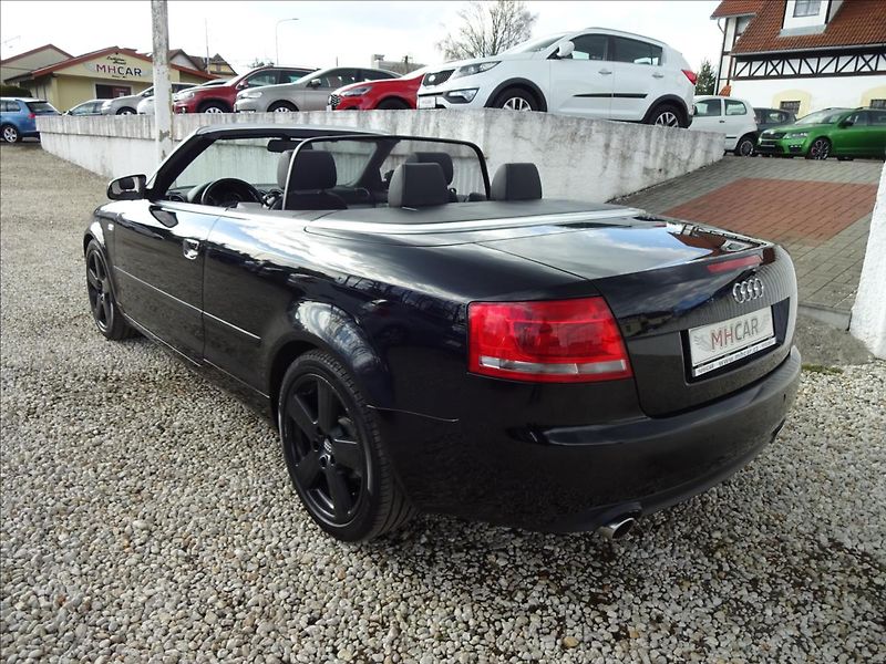 Audi A4 1,8 T CABRIO !AKČNÍ CENA! - fotka 16 z 51