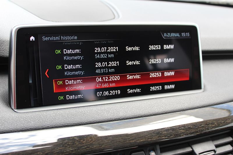 BMW X5 xDrive30d - fotka 25 z 30