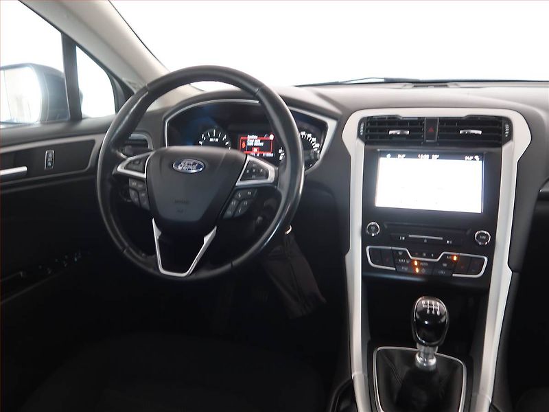Ford Mondeo (2018) Trend 2.0 TDCI, Navi, Tempomat - fotka 7 z 14