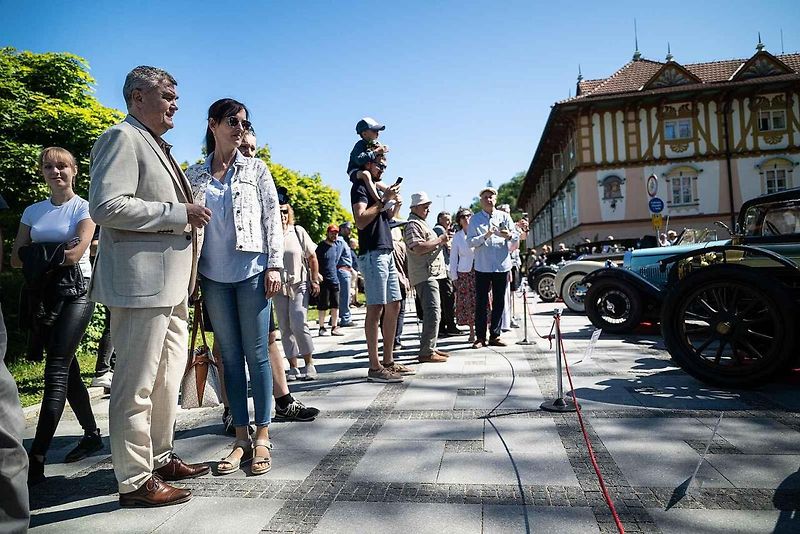 Automobilové skvosty byly k vidění v sobotu v lázeňském městě, kde se při závěru akce Concours d’Elegance Luhačovice 2026 představilo více než 50 historických automobilů z několika evropských zemí.