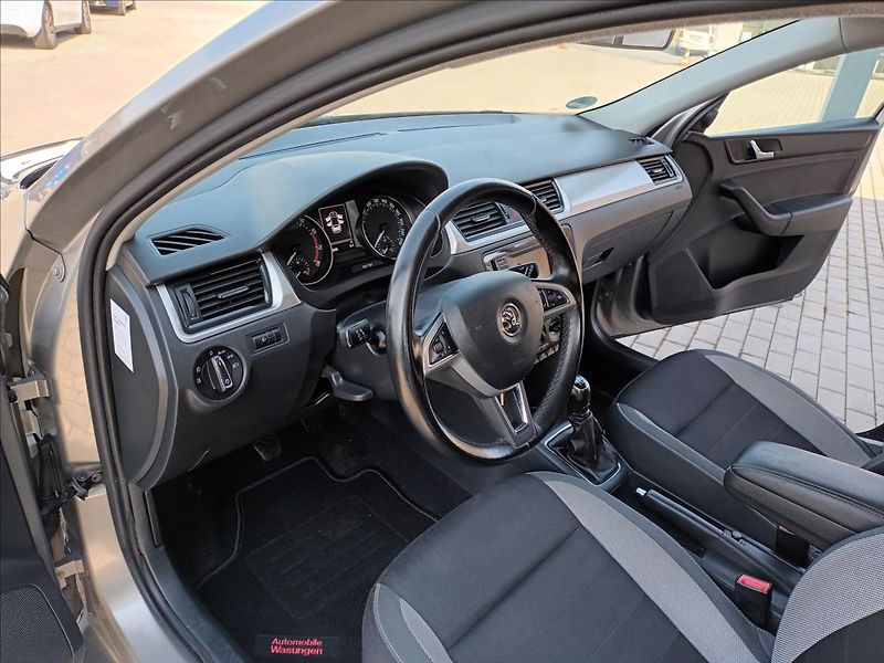 Škoda Rapid 1,2 TSI,81KW,KLIMA,PARKING, - fotka 15 z 39