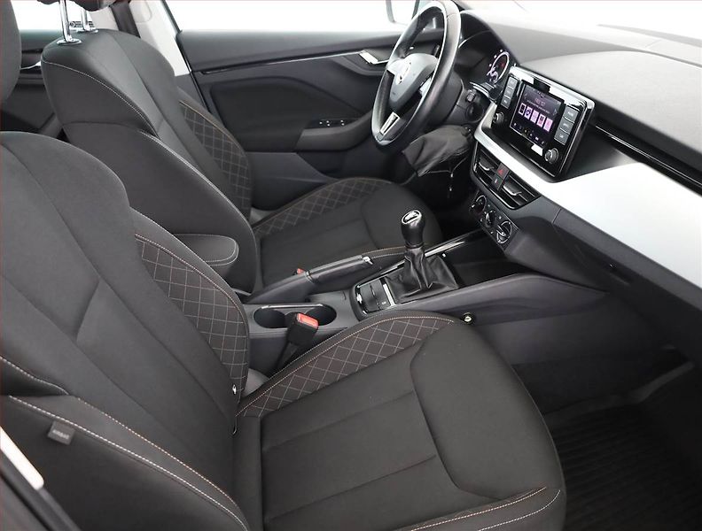 Škoda Scala (2020) 1.0 TSI, Tempomat - fotka 7 z 15
