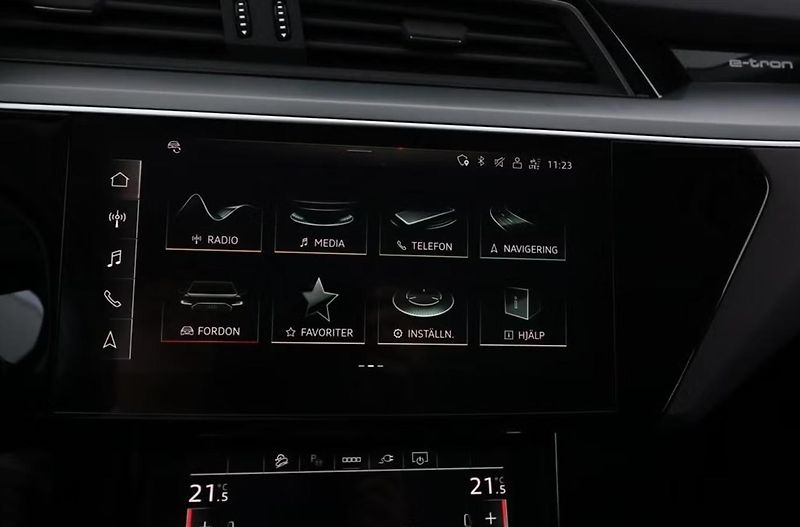 Audi e-tron 55 Q LED Vzduch Auto. Park. - fotka 18 z 19