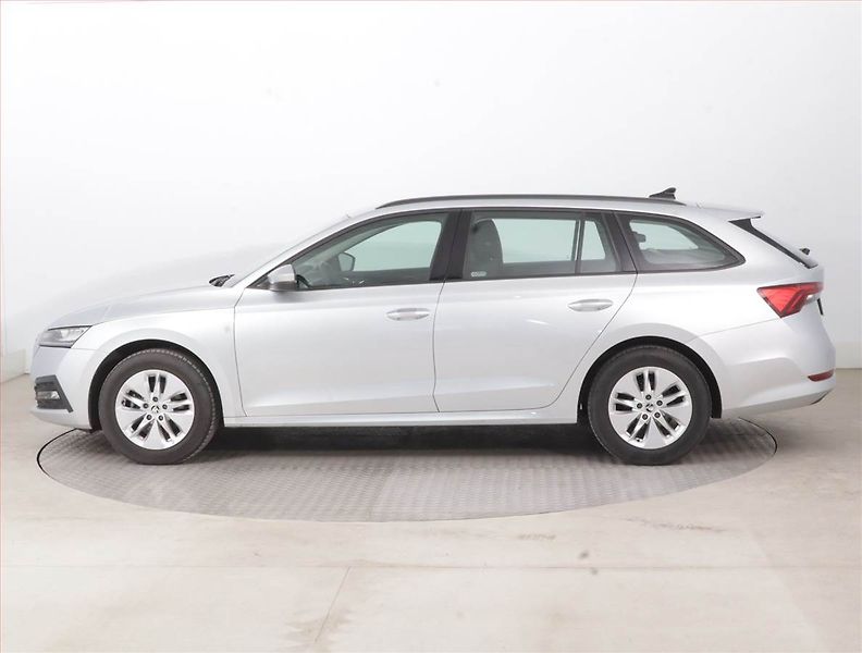 Škoda Octavia (2023) Ambition 2.0 TDI, ČR,1.maj - fotka 3 z 15