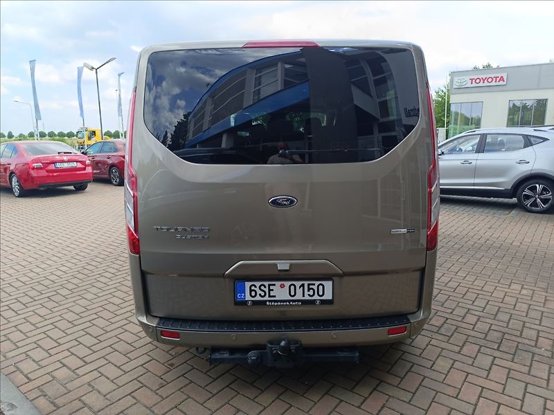 Ford Tourneo Custom 2,0 TDCi Titánium X, L2 - fotka 6 z 23