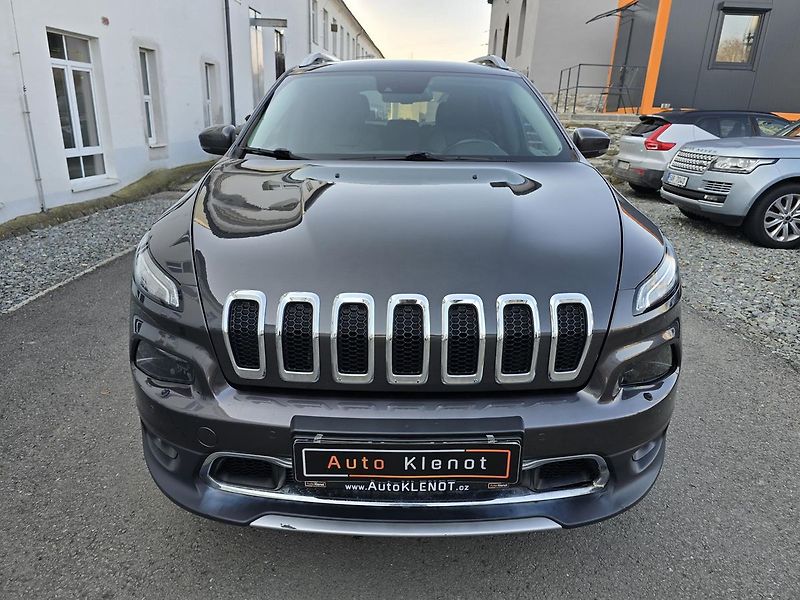 Jeep Cherokee 147kW 4x4 LIMITED KŮŽE NAV - fotka 3 z 49