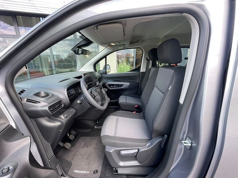 Toyota ProAce City Verso 1.2 M/T Long Business 7 míst - fotka 13 z 28
