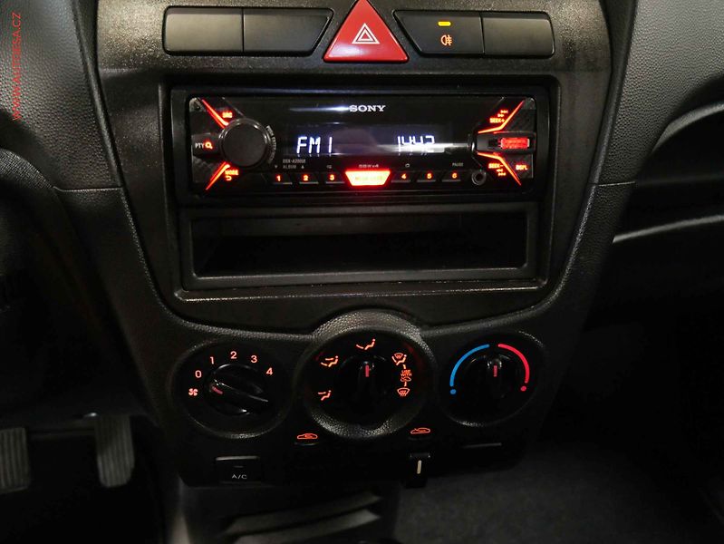 Kia Picanto (2008) 1.0i, AC - fotka 12 z 15