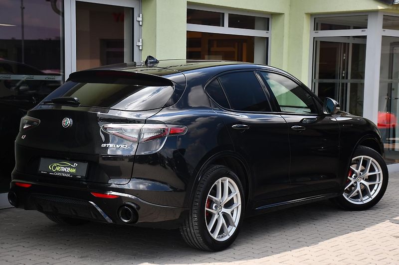 Alfa Romeo Stelvio 2.2 JTDm Competizione Q4 - fotka 4 z 40