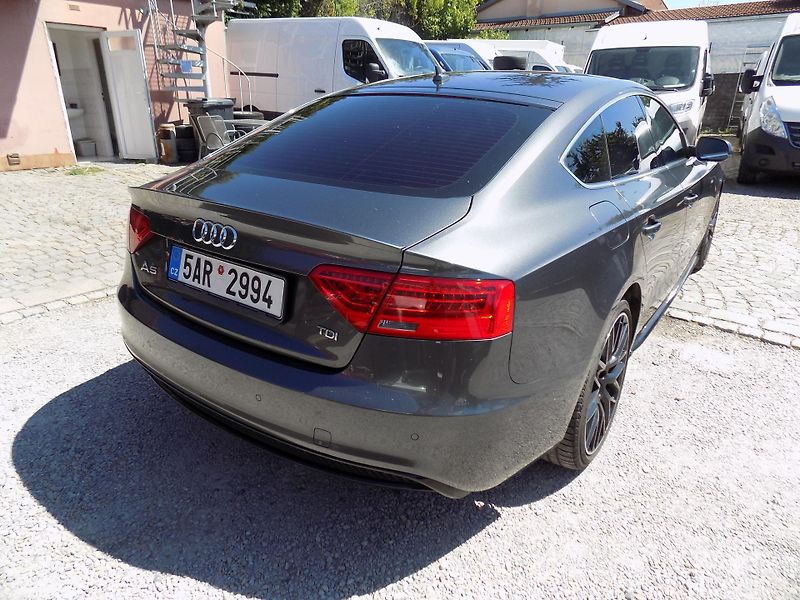 Audi A5 2,0 TDI S-LINE, ALCANTARA, TOP - fotka 11 z 50