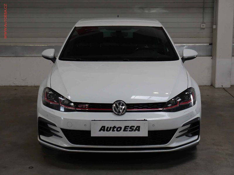 Volkswagen Golf (2019) 2.0TSI, GTI, DSG - fotka 2 z 20