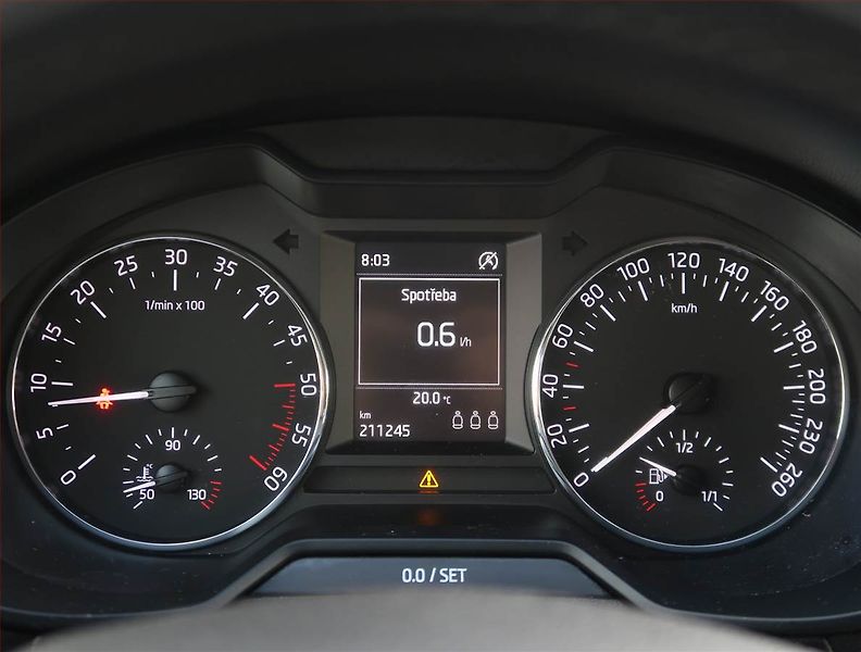 Škoda Octavia (2014) Ambition 1.6 TDI, Tempomat - fotka 11 z 16