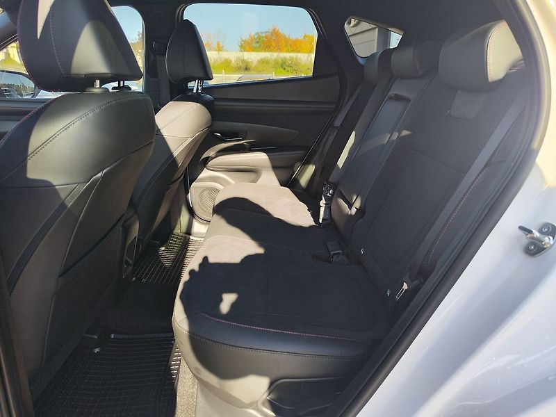 Hyundai Tucson 1.6 T-GDI/212kW N-Line PHEV AT - fotka 13 z 33