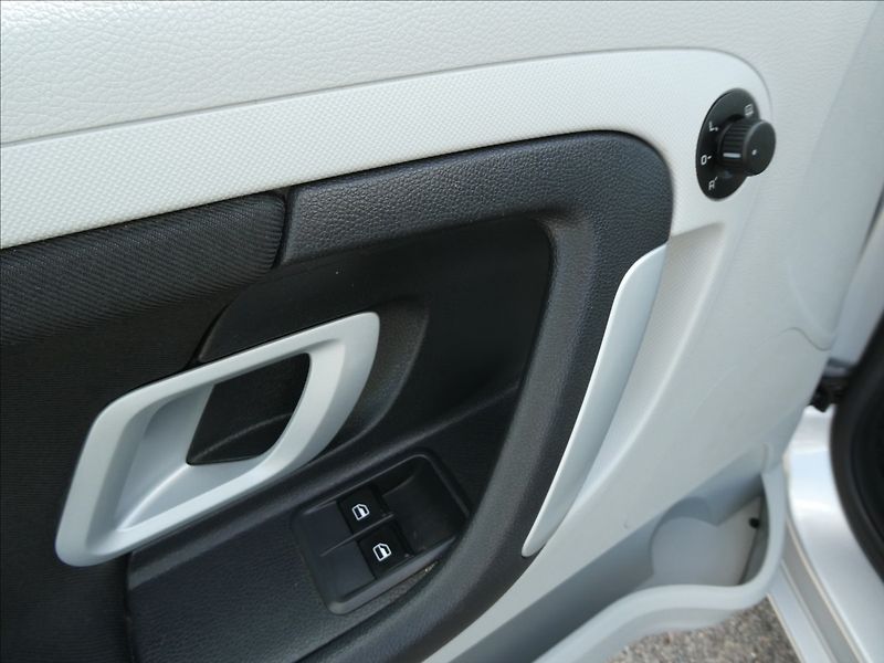 Škoda Fabia 1,6 i 1.MAJITEL,závěs,serviska - fotka 31 z 59