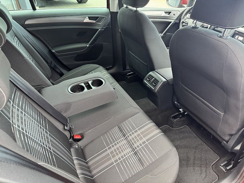 Volkswagen Golf (2016) 1.4TSi Lounge Navi Digi Klima - fotka 19 z 49