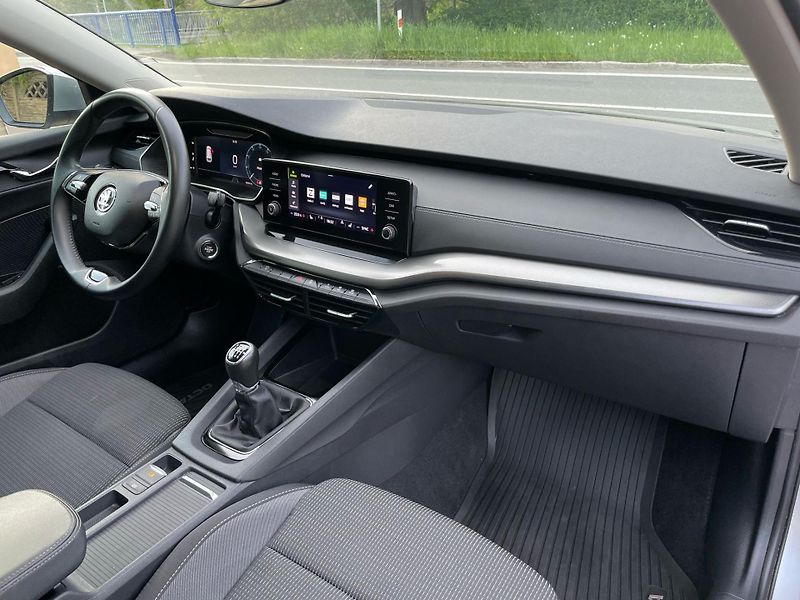 Škoda Octavia 1.5TSi 1.MAJ ČR NEBOUR. ZÁRUKA - fotka 12 z 20