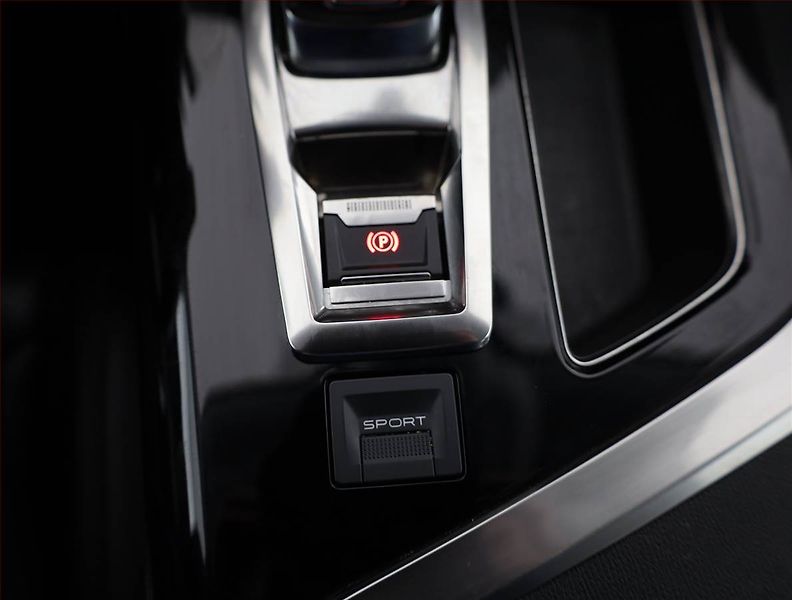 Peugeot 3008 (2017) GT Line 1.6 THP, Automat - fotka 17 z 20