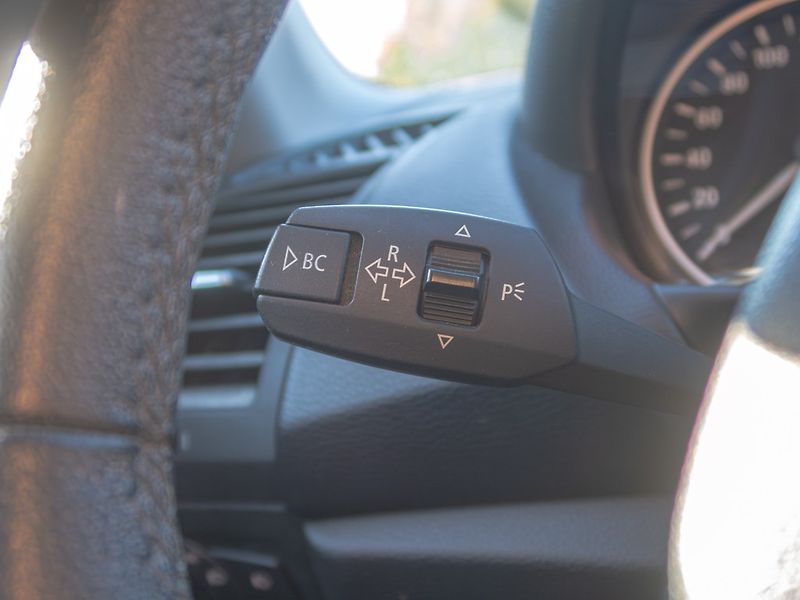 BMW Řada 1 (2010) 116i 90KW – DIGI KLIMA - fotka 17 z 38