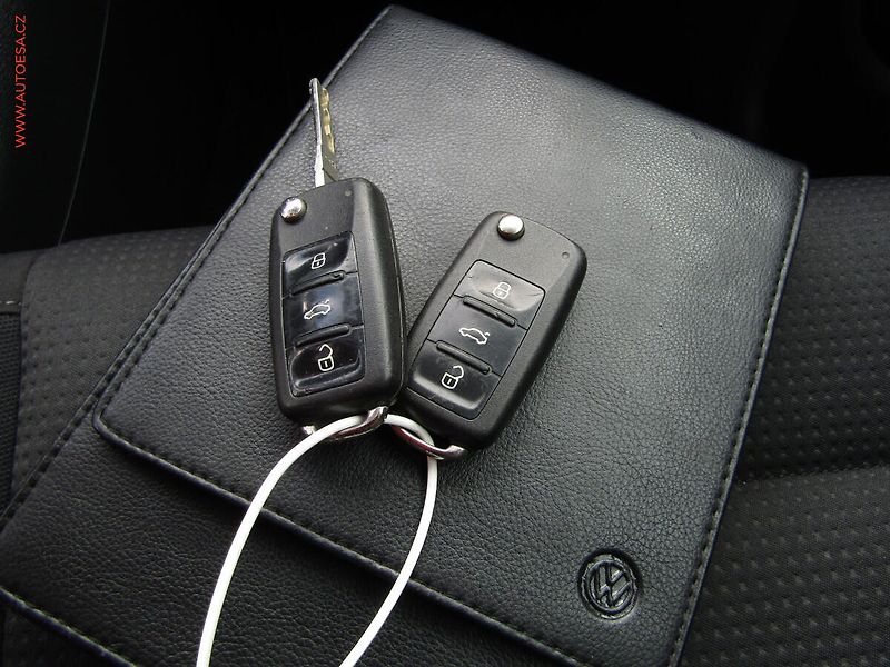 Volkswagen Golf Plus (2011) 1.6 TDi, AC - fotka 18 z 18