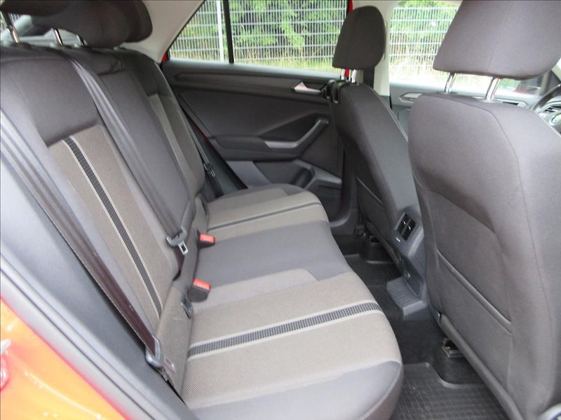 Volkswagen T-Roc 1,5 TSi 110Kw, DSG, Nové ČR - fotka 17 z 41