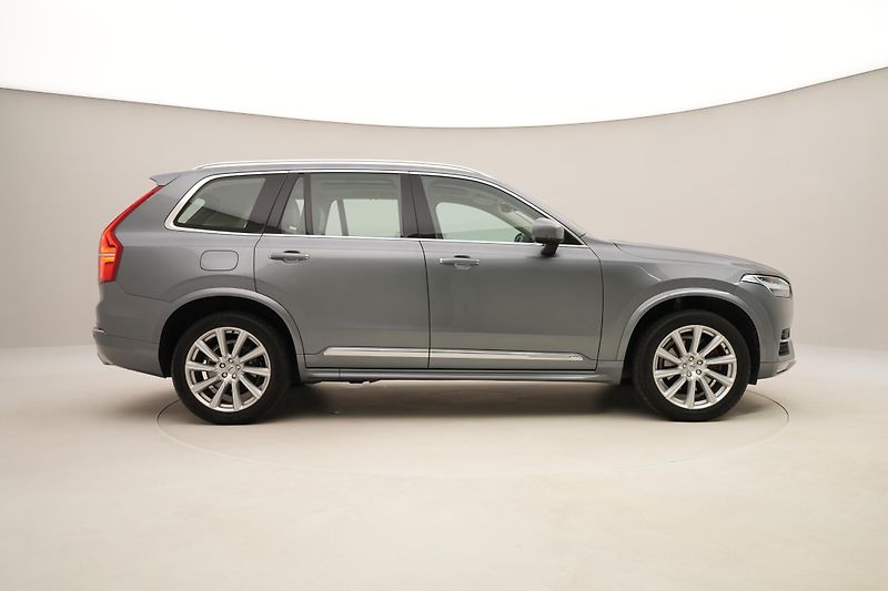 Volvo XC90 D5 AWD INSCRIPTION REZERVACE - fotka 13 z 54