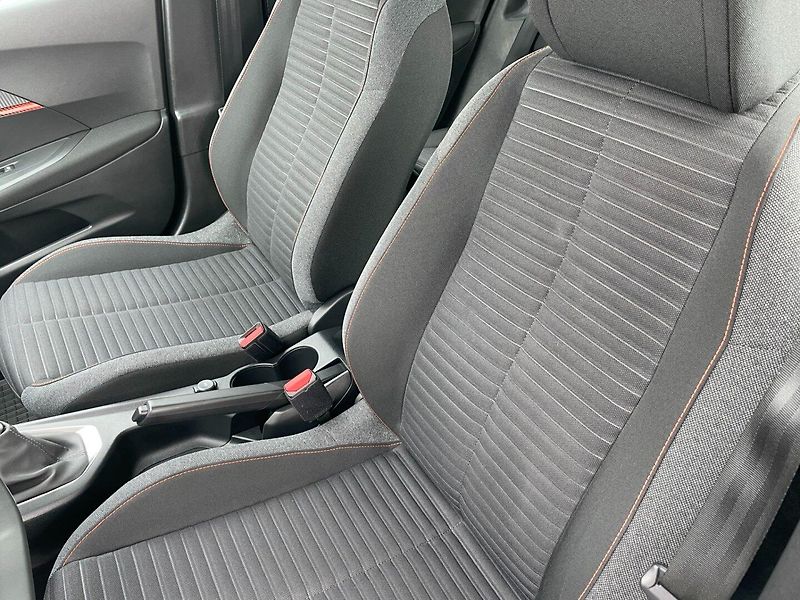 Peugeot 2008 (2021) 1.2 PureTech ČR! 1.majitel! - fotka 15 z 28