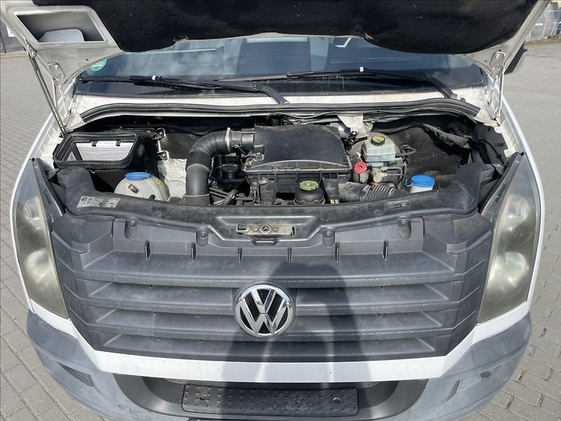 Volkswagen Crafter 2,0 TDi 120kw polointegrovaný - fotka 14 z 42